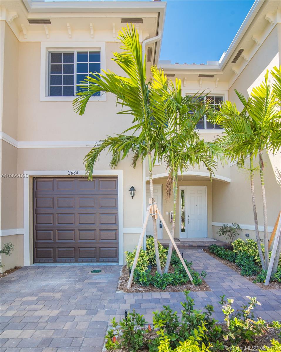 CALABRIA RESIDENCES - Residential Lease