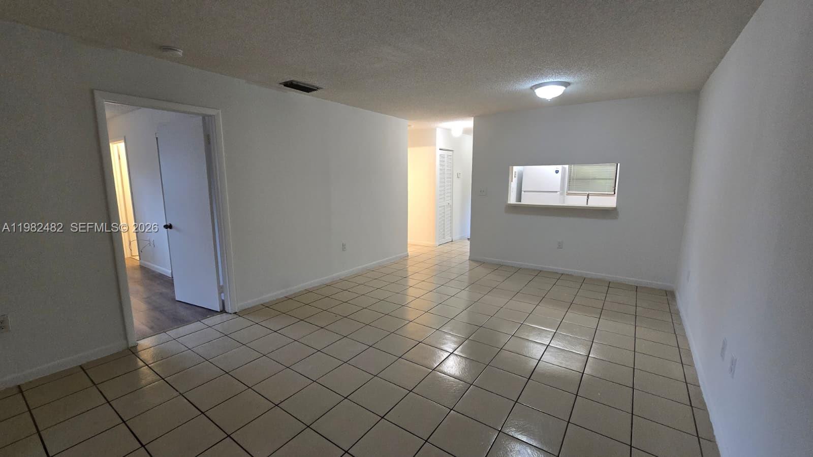 NORTH GARDEN VILLAS INC C - Residential Lease