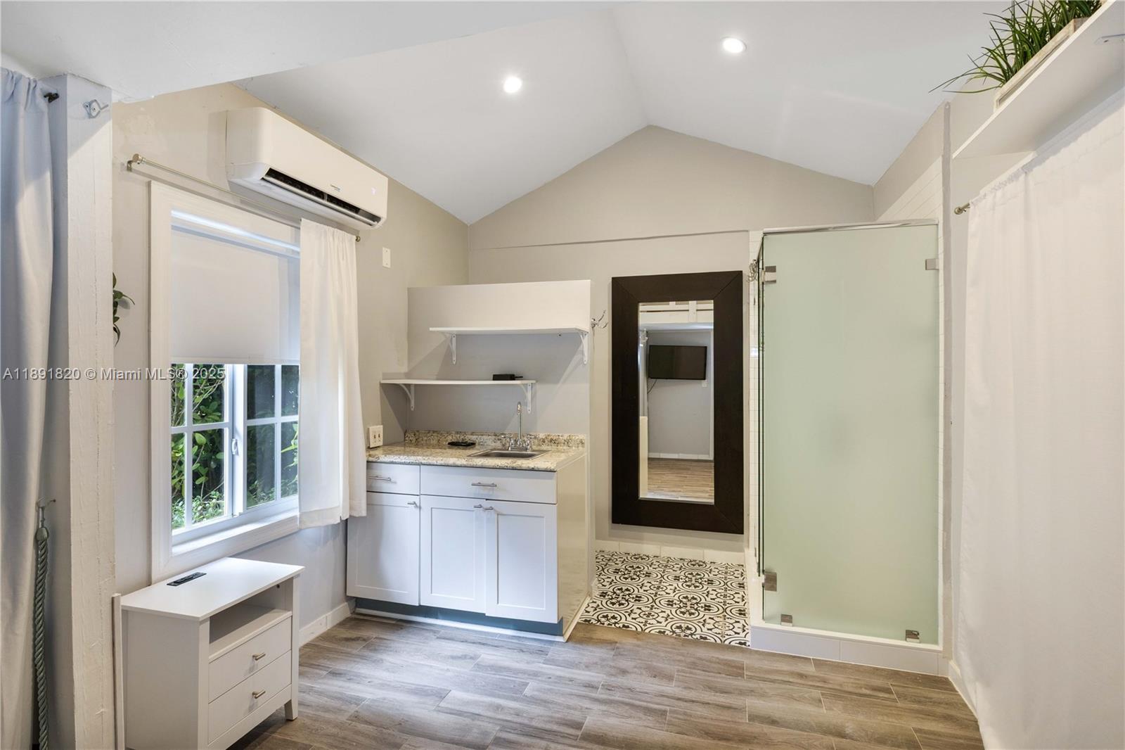 CORAL GABLES SEC E - Residential