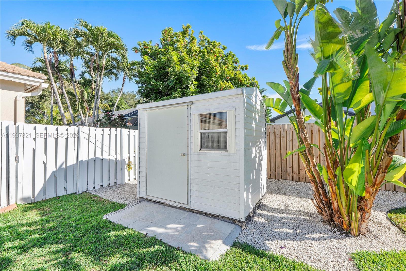 NEW ORLEANS LAKESITES - Residential