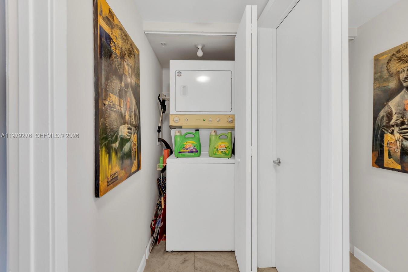 BREEZE CONDO - Residential