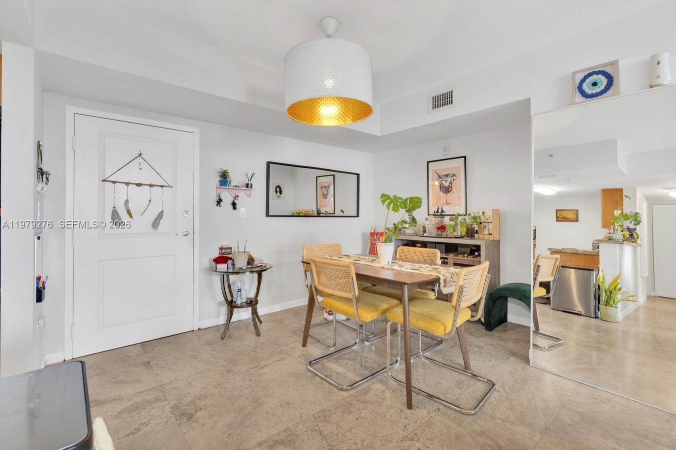 BREEZE CONDO - Residential