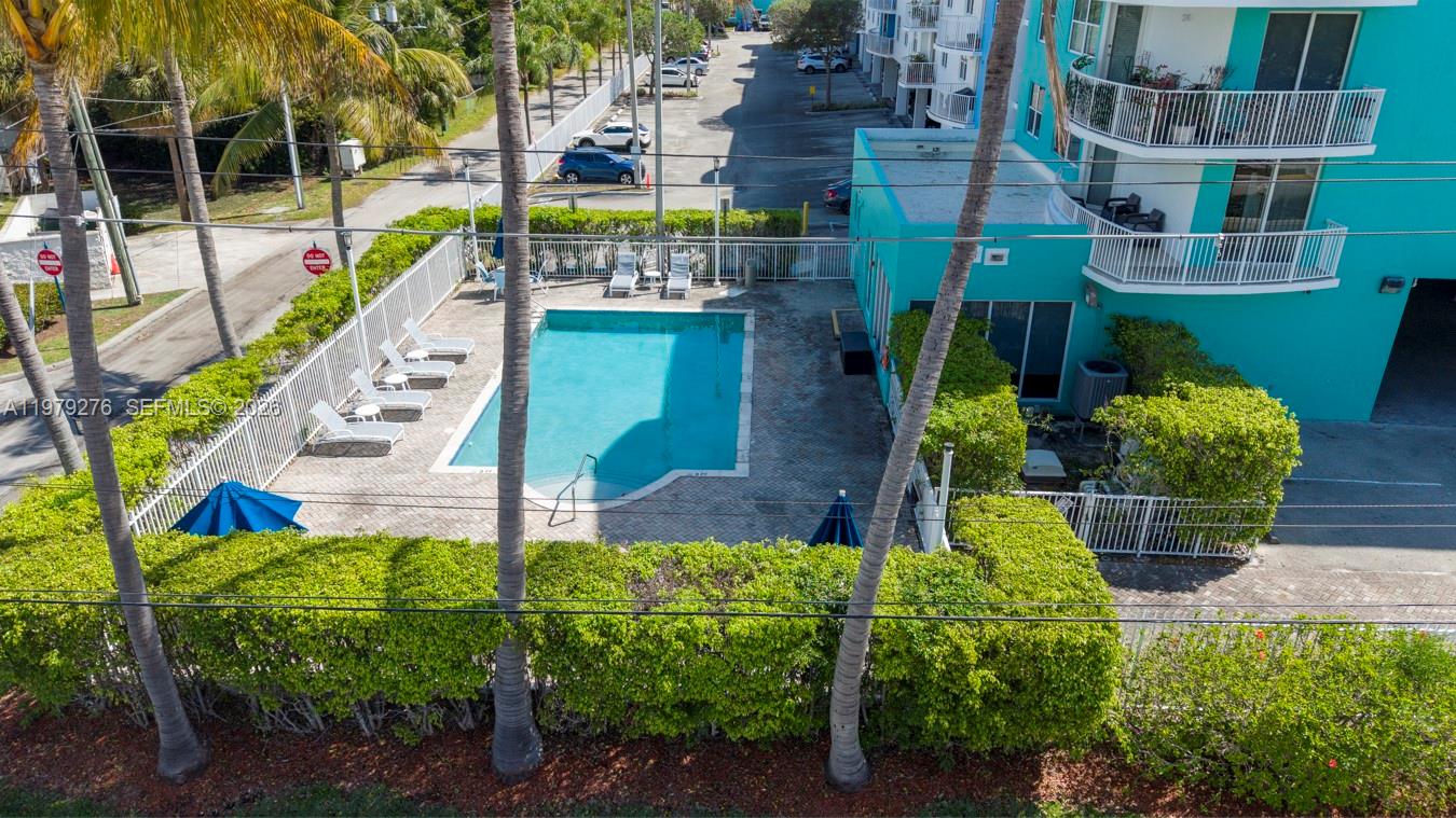 BREEZE CONDO - Residential