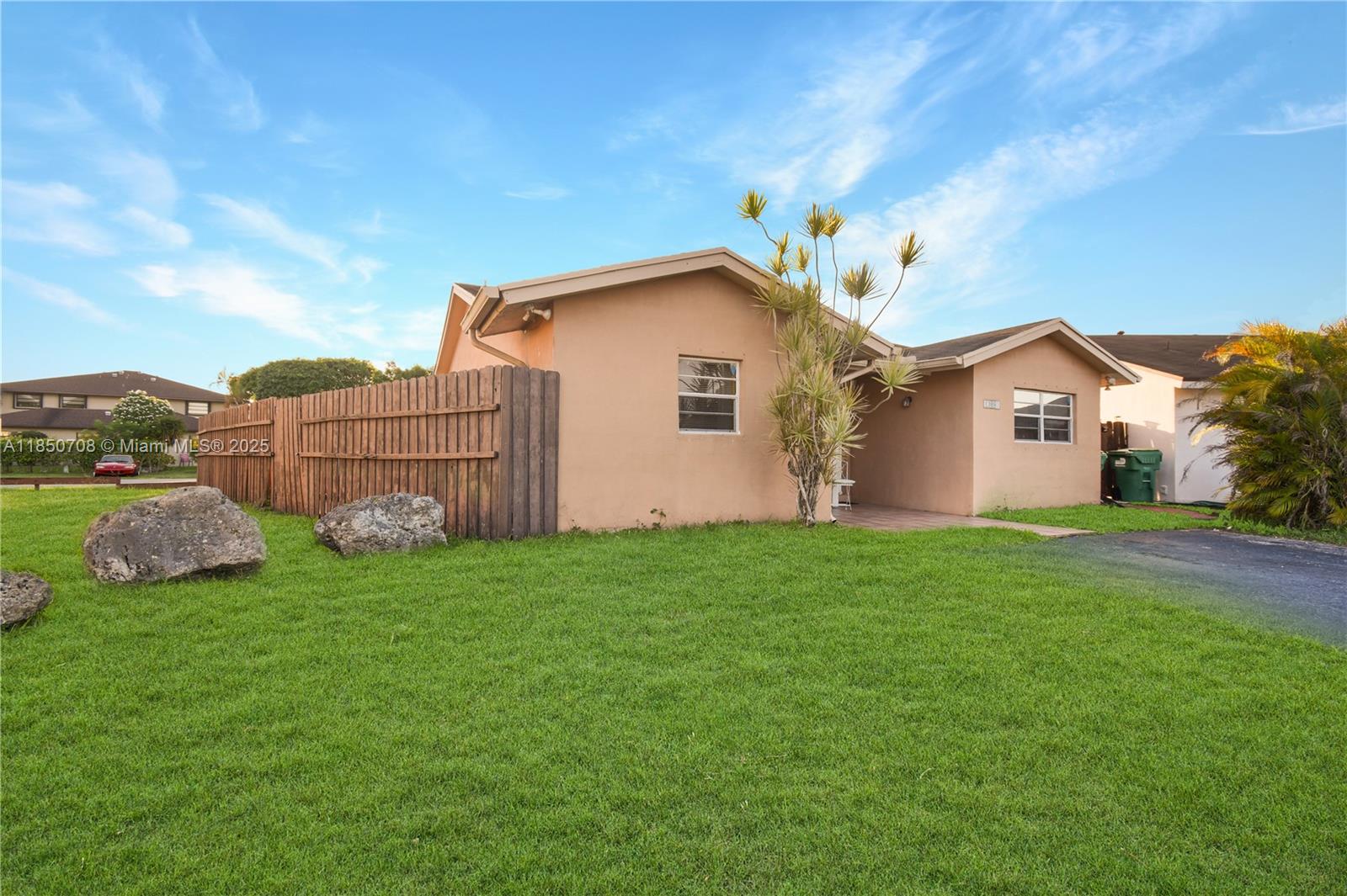 13880 SW 44th Ter