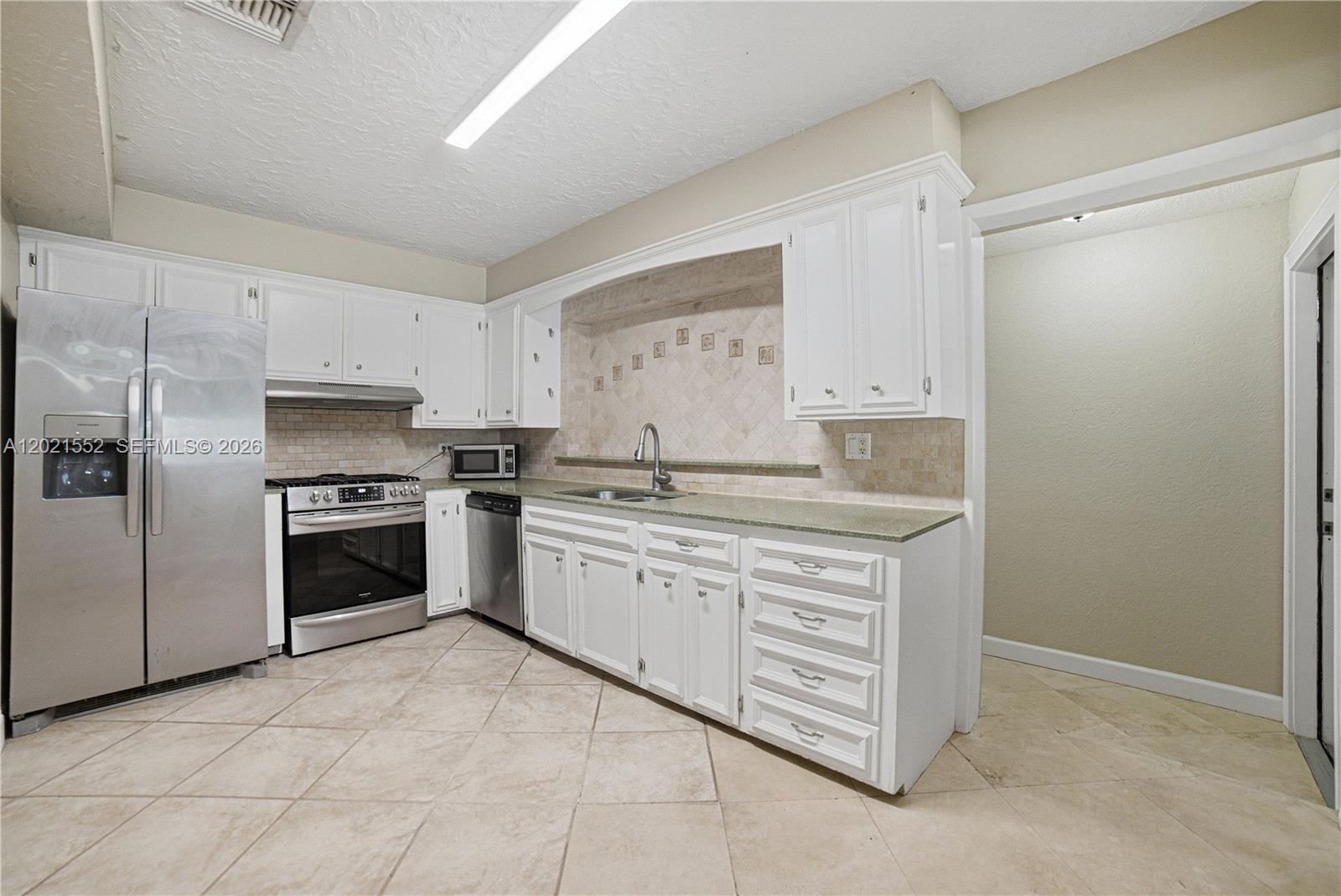 211 Dartmouth Dr
