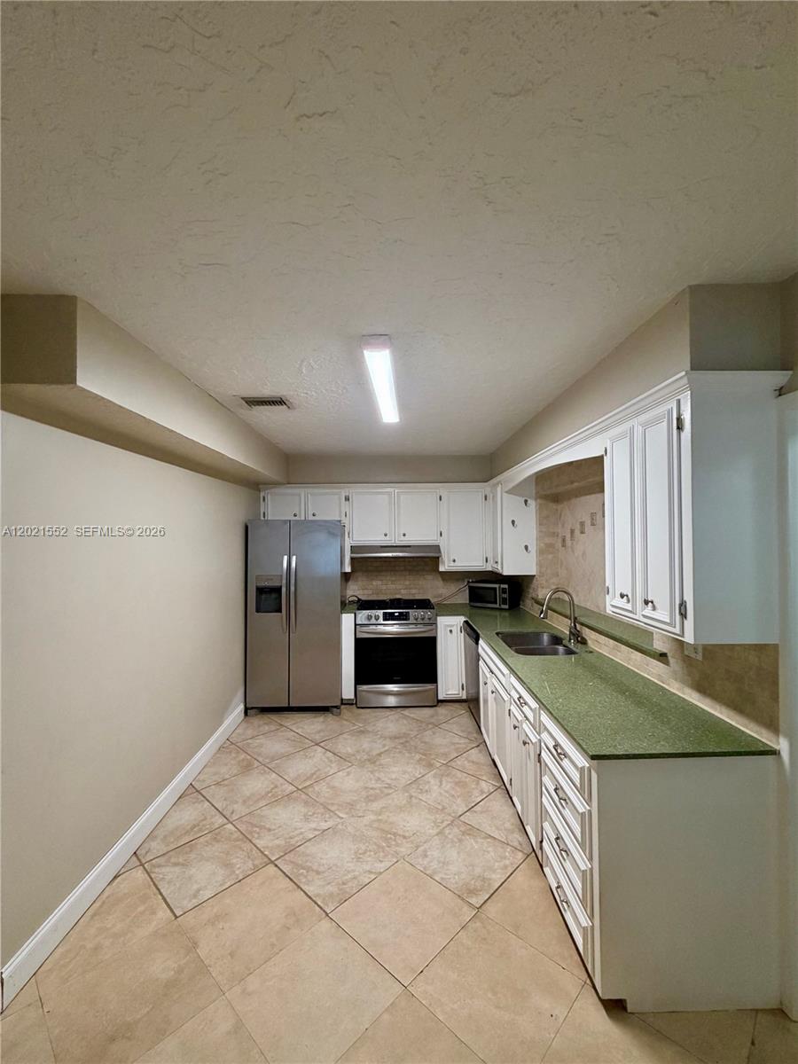 211 Dartmouth Dr