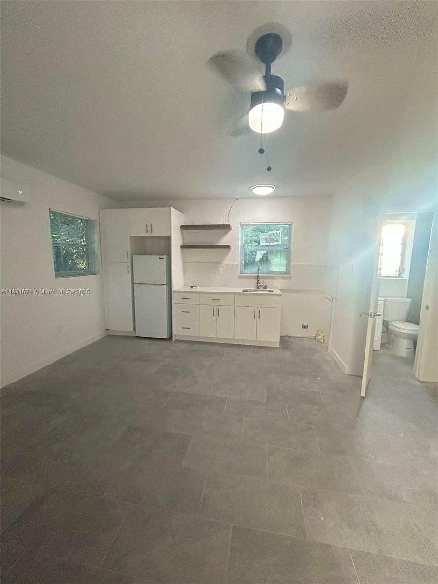 Be the first to live in this fully renovated efficiency unit located in the heart of North Miami! Perfect for a single tenant or student, this stylish studio offers modern finishes, privacy, and convenience.