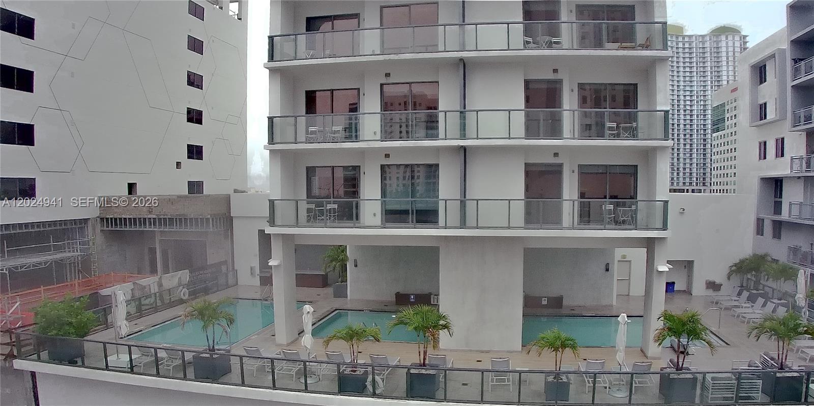 SMART BRICKELL LODGING 1 - Residential