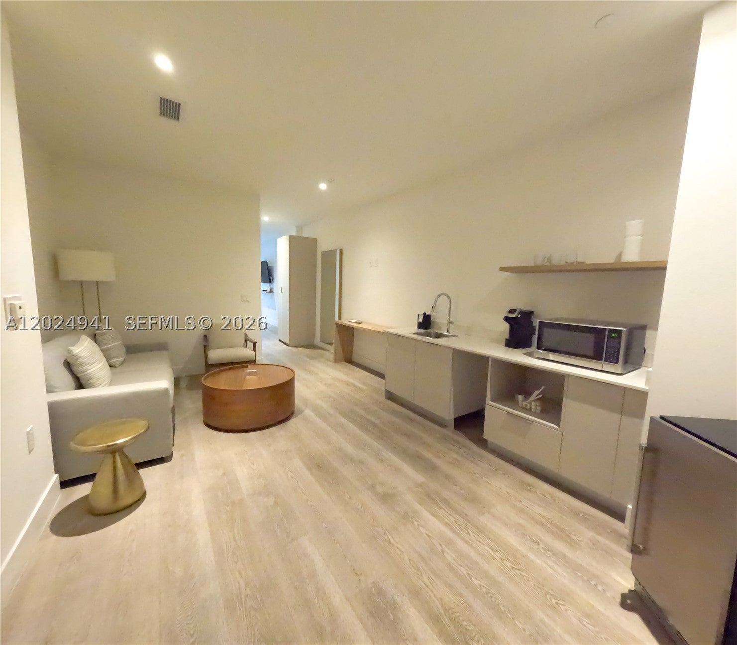 229 SW 9th St