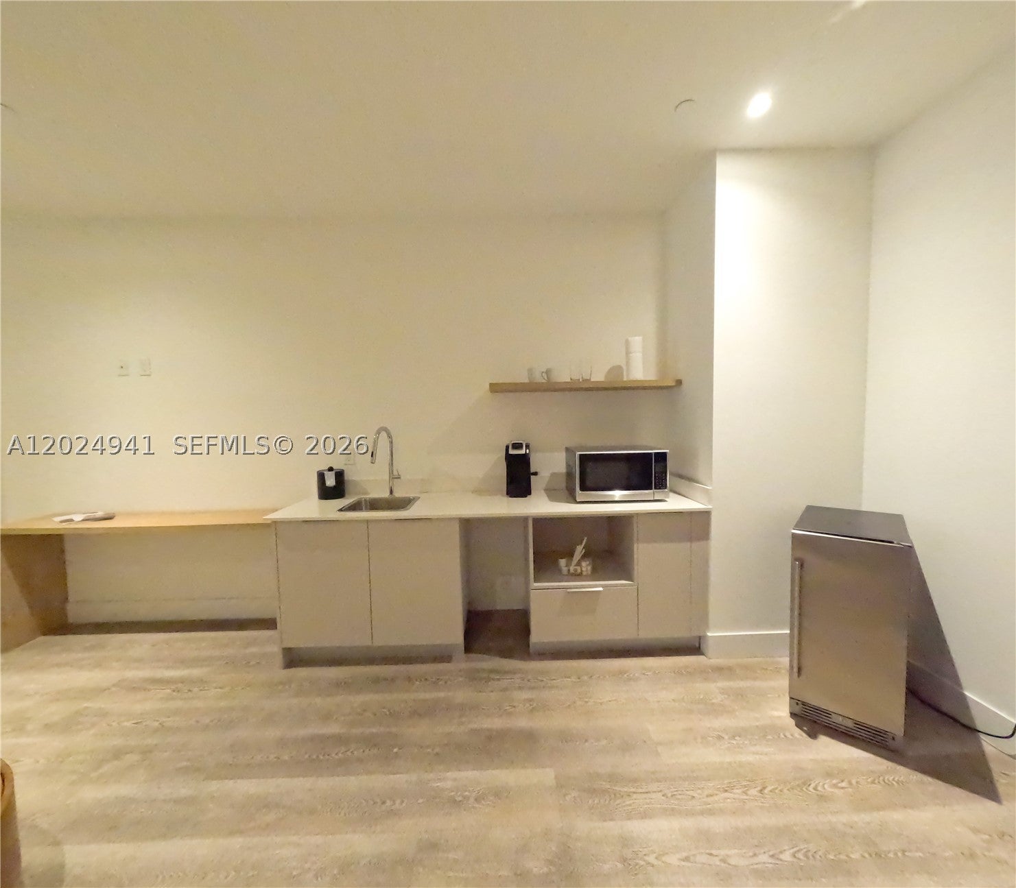 229 SW 9th St 508