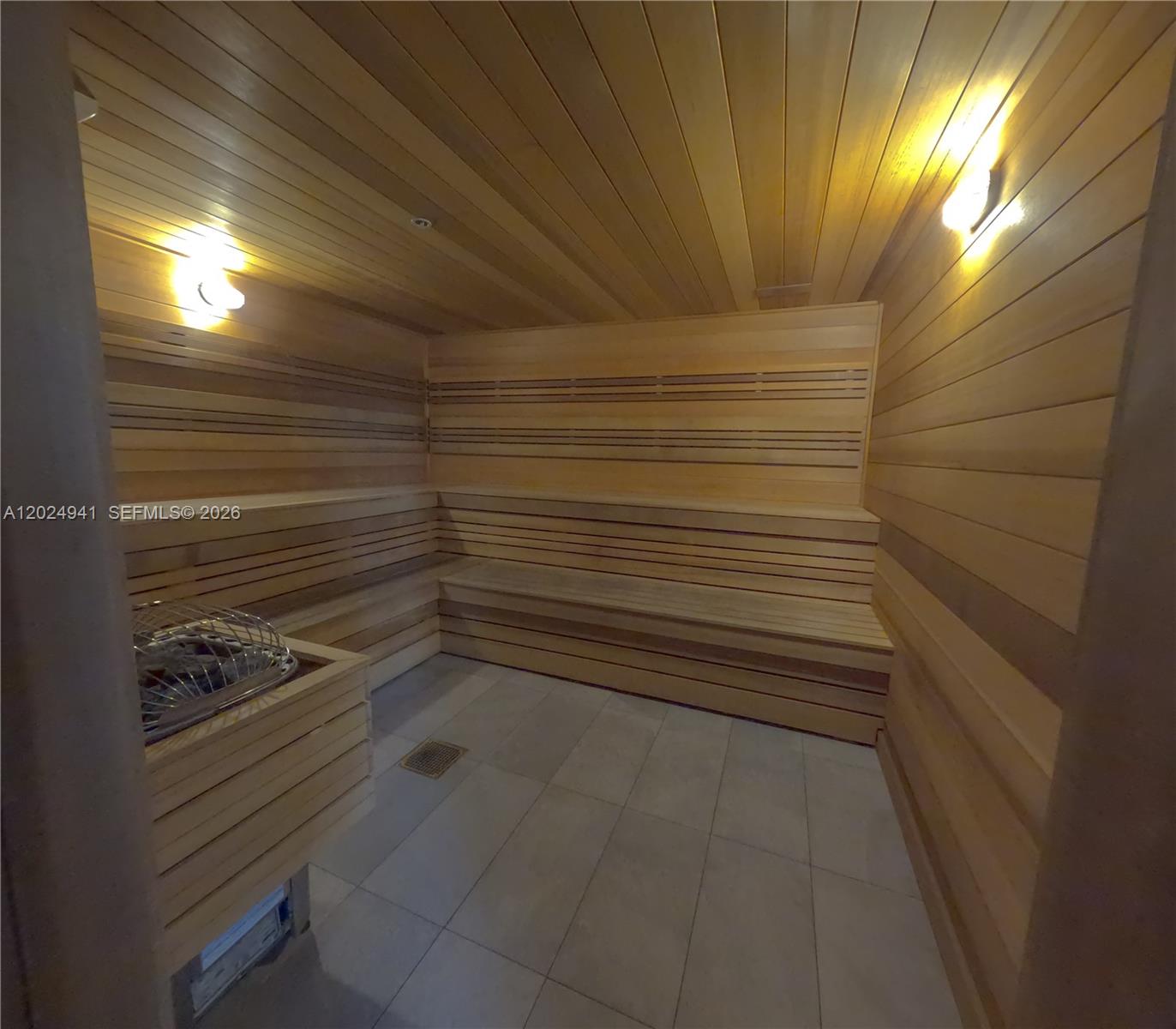 SMART BRICKELL LODGING 1 - Residential