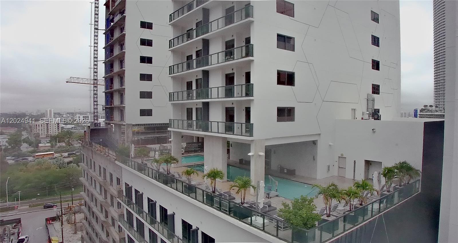 SMART BRICKELL LODGING 1 - Residential
