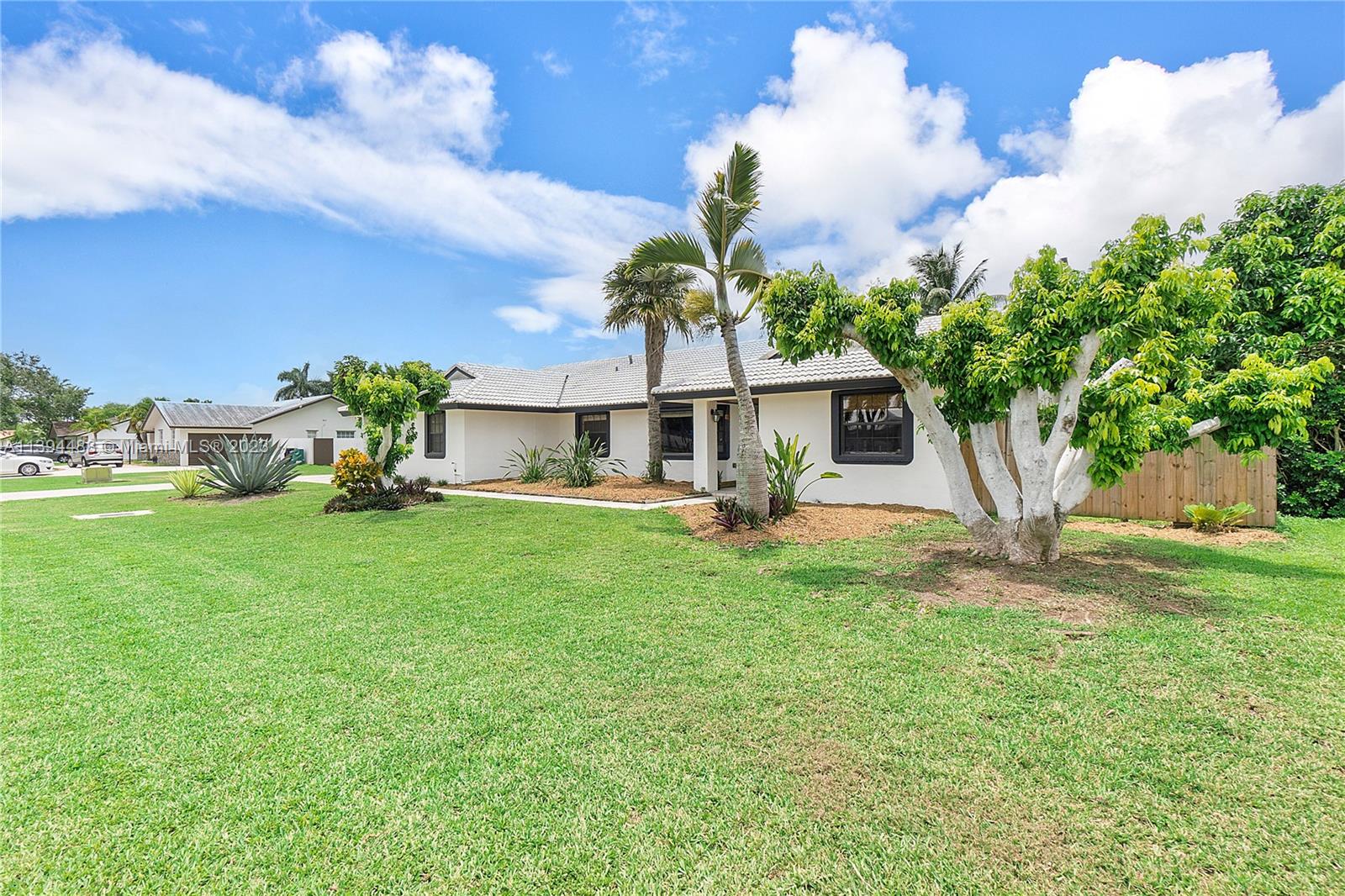 REDAVO ESTATES - Residential