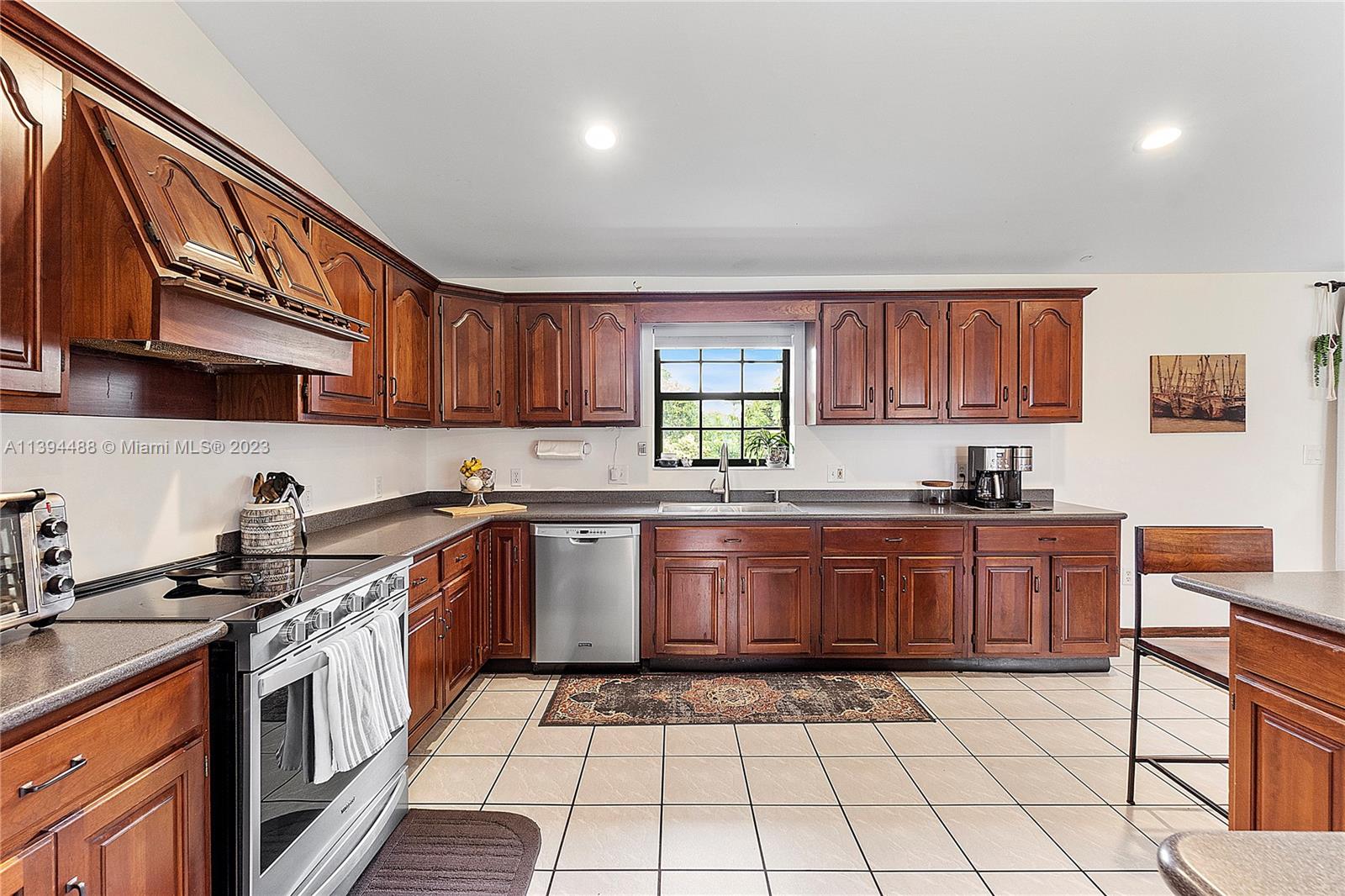 REDAVO ESTATES - Residential