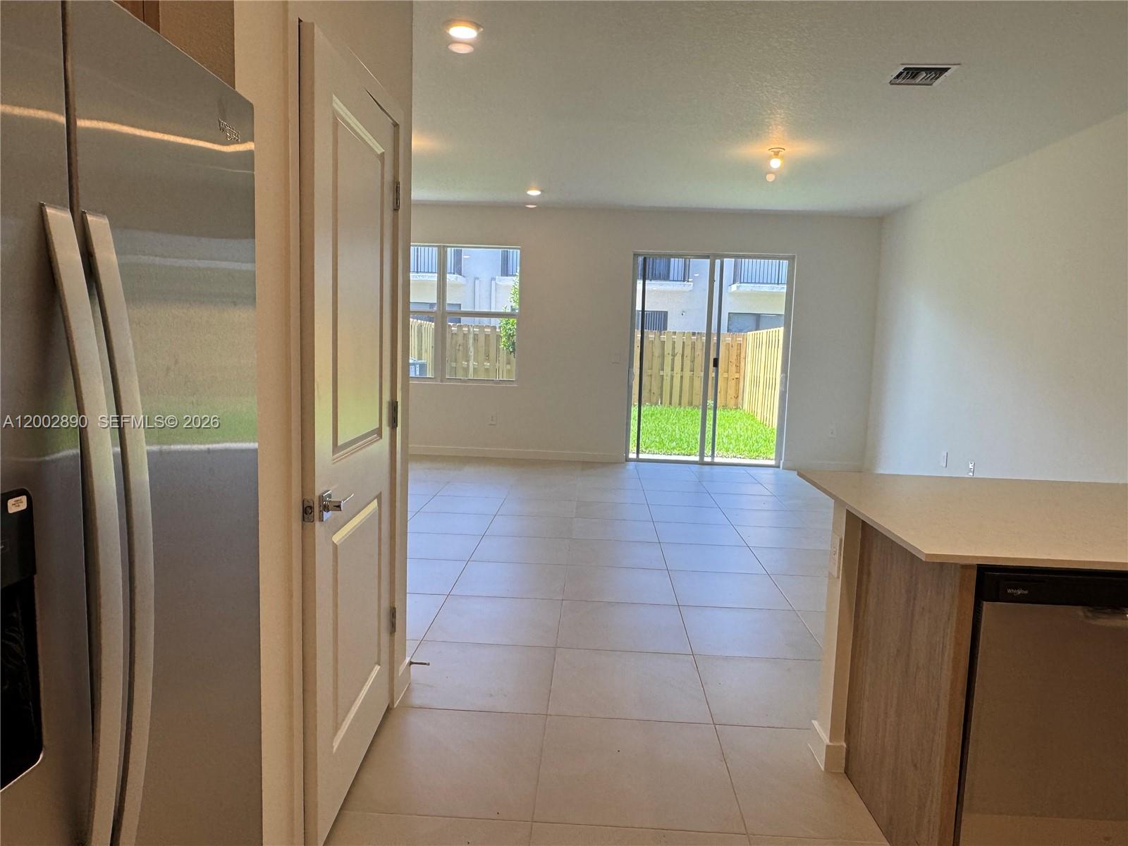 MIAMI LAND AND DEVELOPMEN - Residential Lease