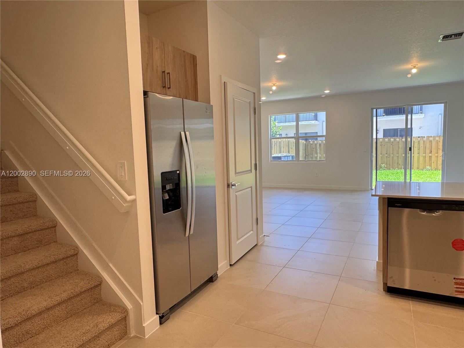 MIAMI LAND AND DEVELOPMEN - Residential Lease