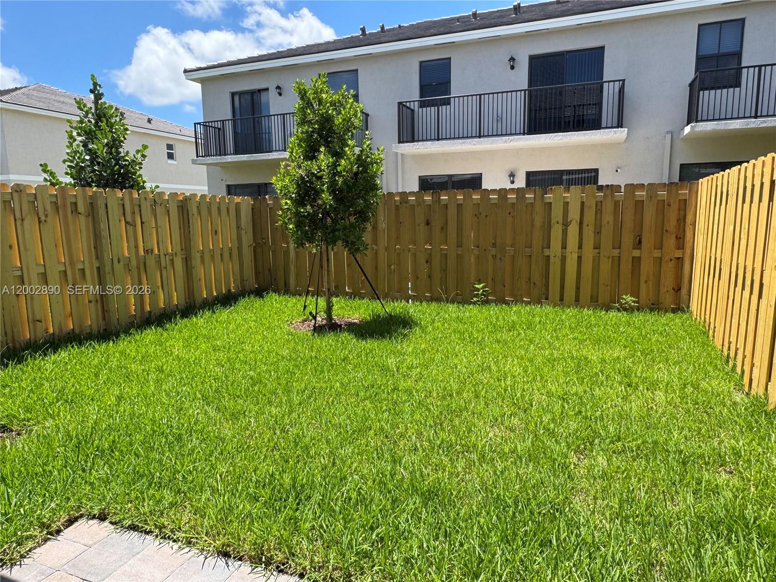 MIAMI LAND AND DEVELOPMEN - Residential Lease