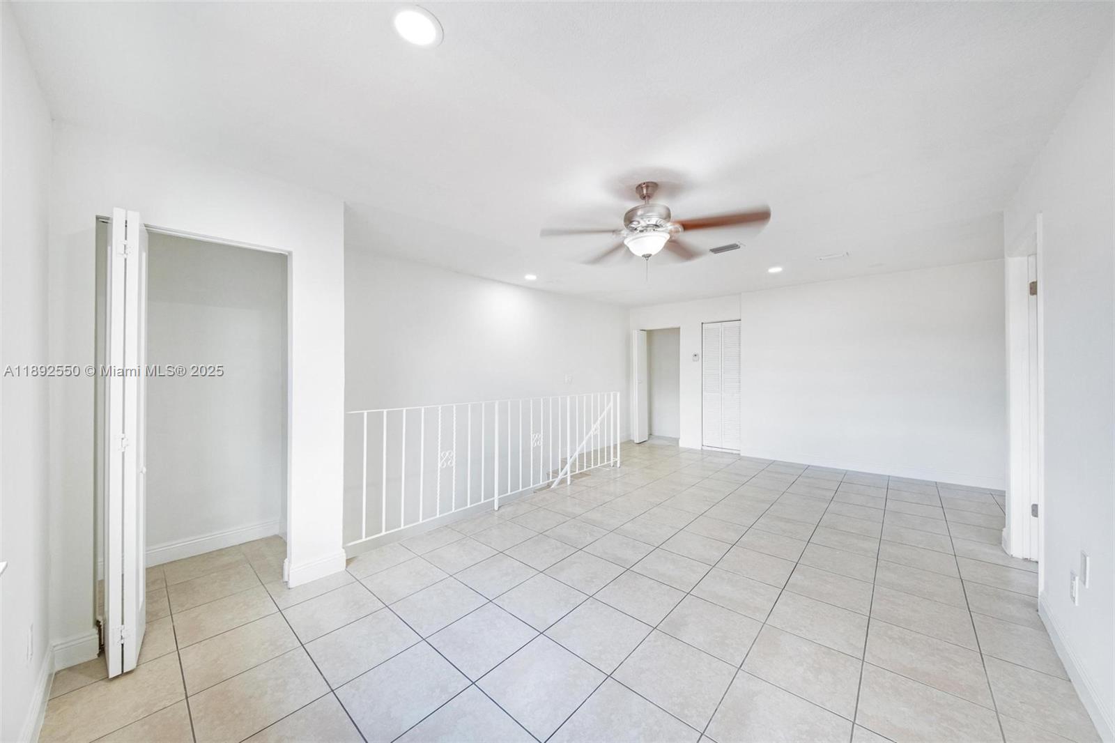 TWIN ROSE - Residential