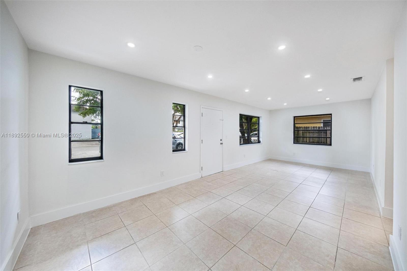 TWIN ROSE - Residential
