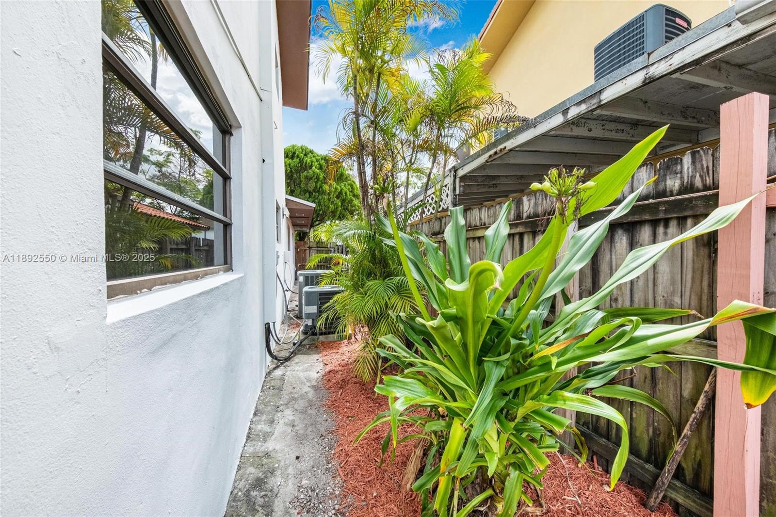 TWIN ROSE - Residential