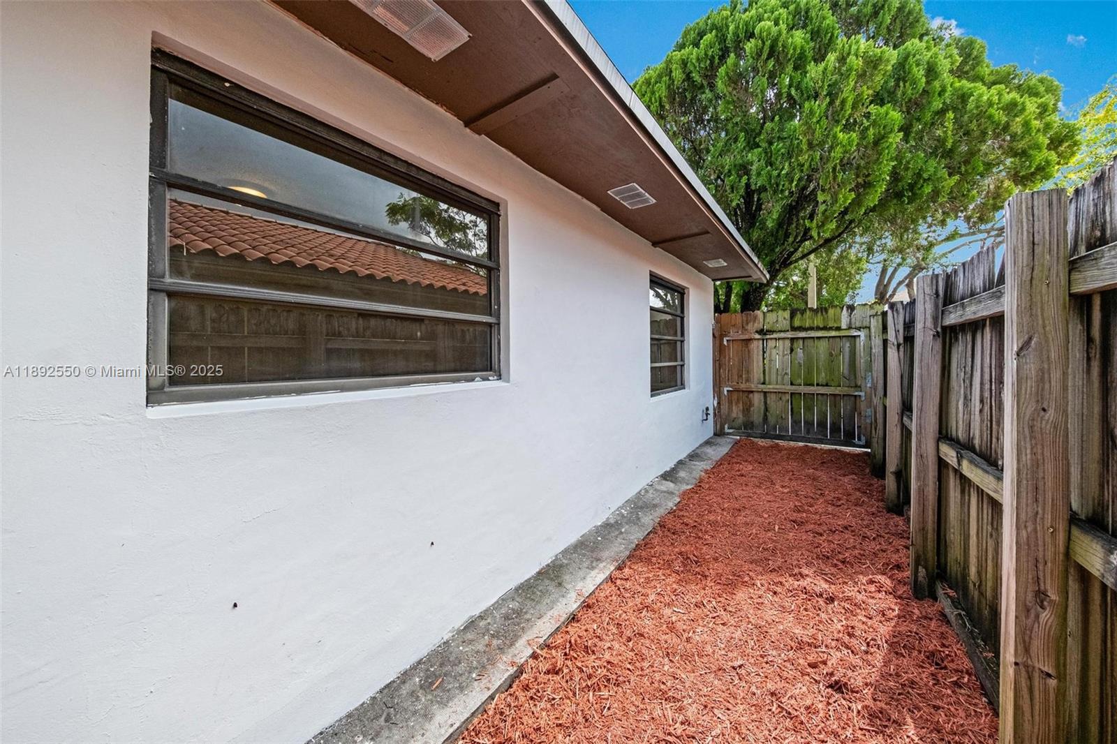 TWIN ROSE - Residential