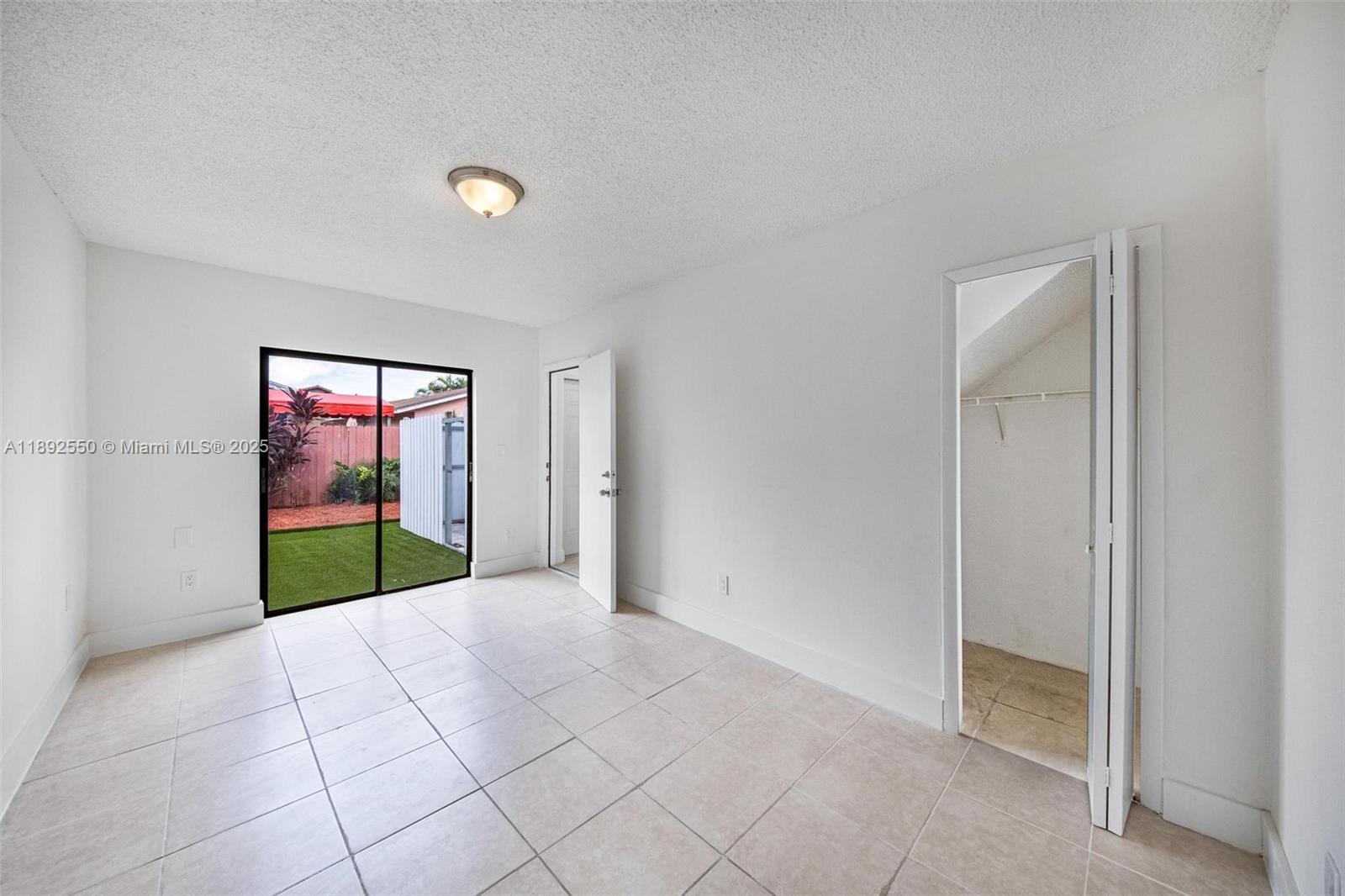 TWIN ROSE - Residential