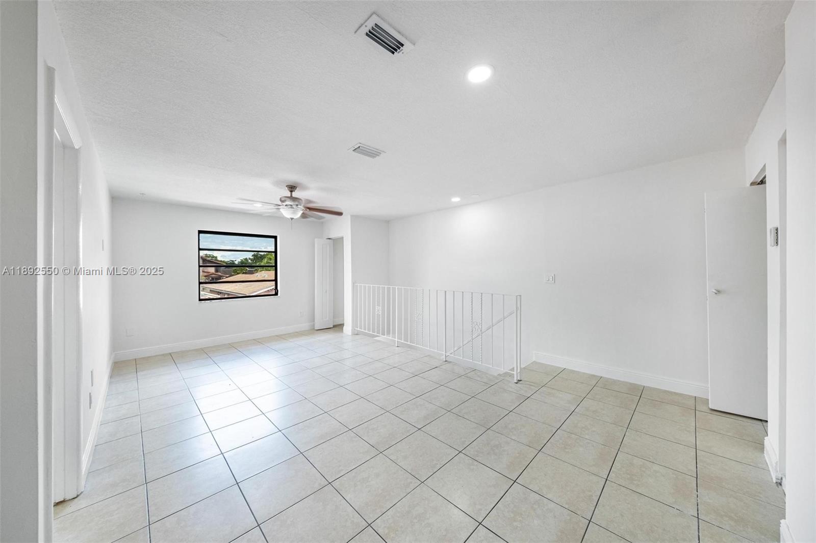 TWIN ROSE - Residential