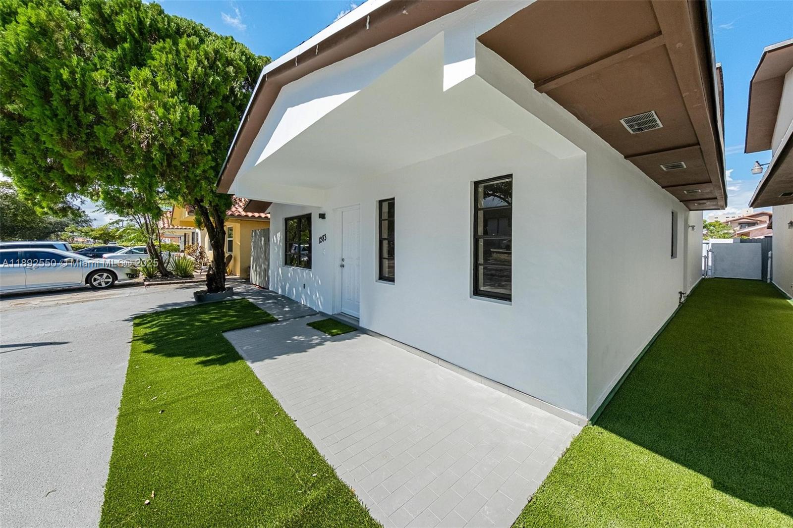 TWIN ROSE - Residential