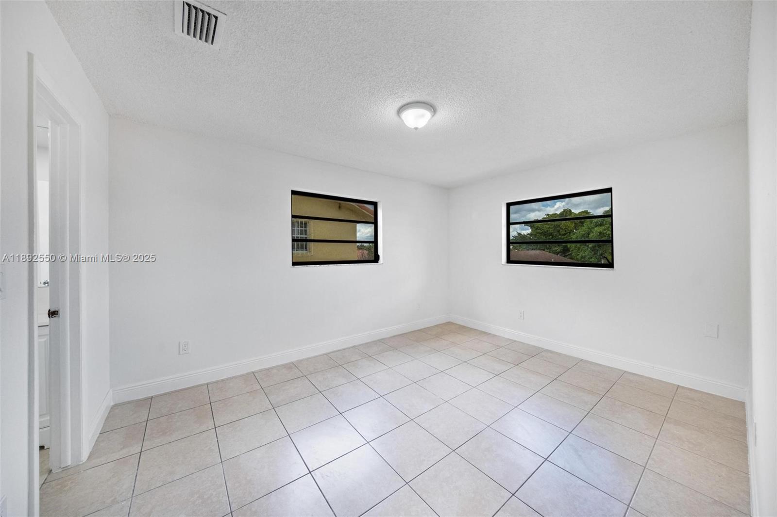 TWIN ROSE - Residential