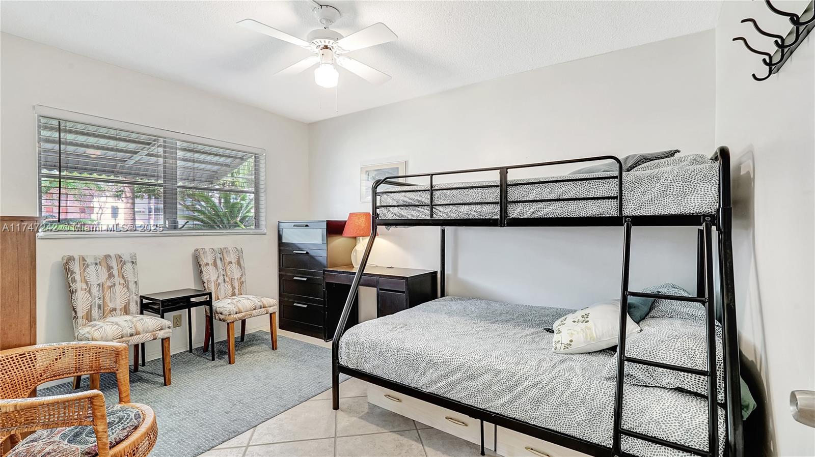 HILLCREST COUNTRY CLUB AP - Residential