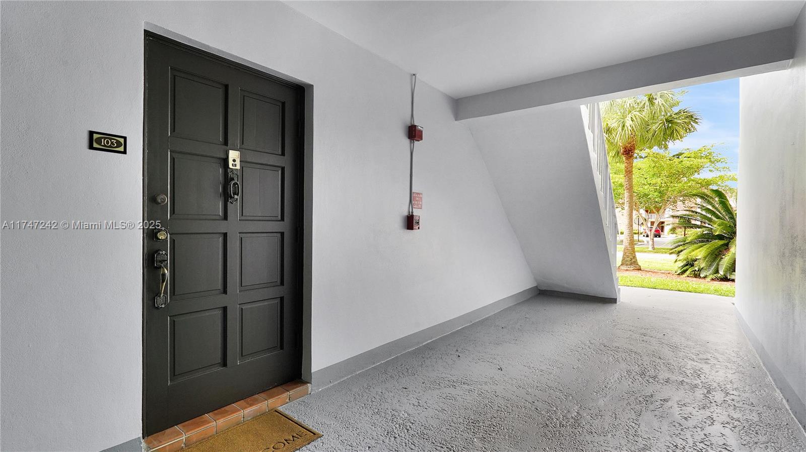 HILLCREST COUNTRY CLUB AP - Residential