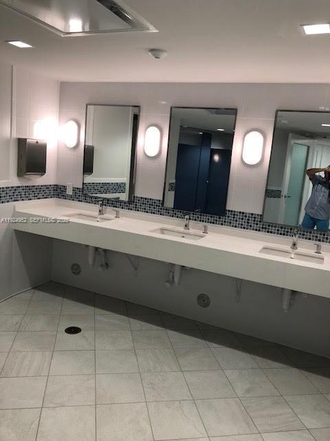 OLYMPUS CONDO - Residential