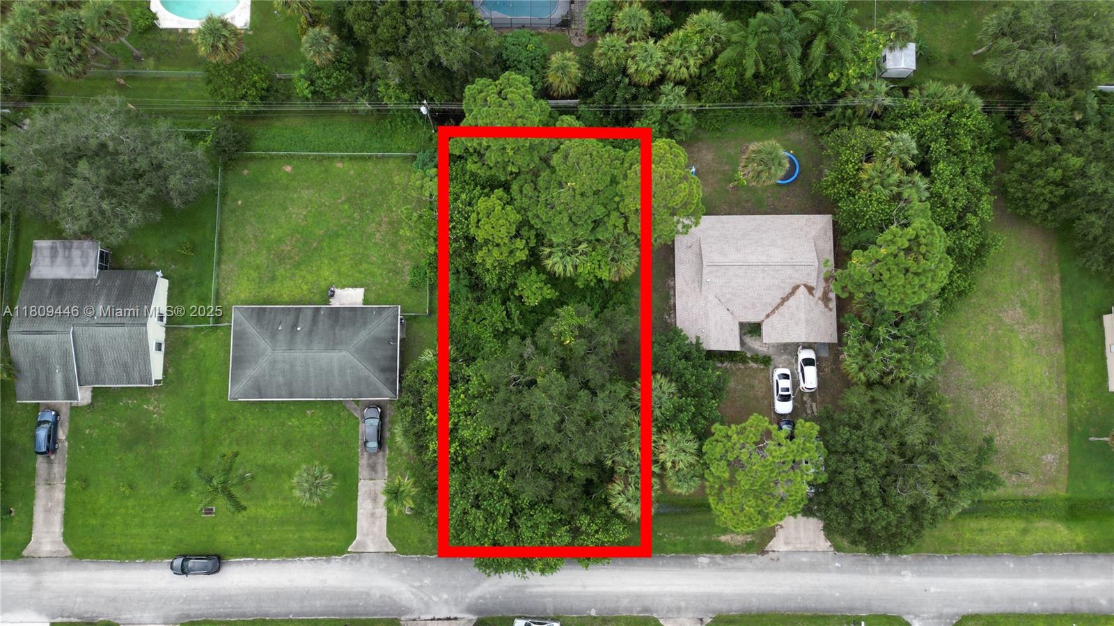 Opportunity to build your dream home and have freedom to bring your toys, truck and have no HOA restrictions. Lakewood Park is a quiet residential community with proximity to everything.Some of the best fishing, boating,and water sports only minutes away. Sizes are approx/subj to error.