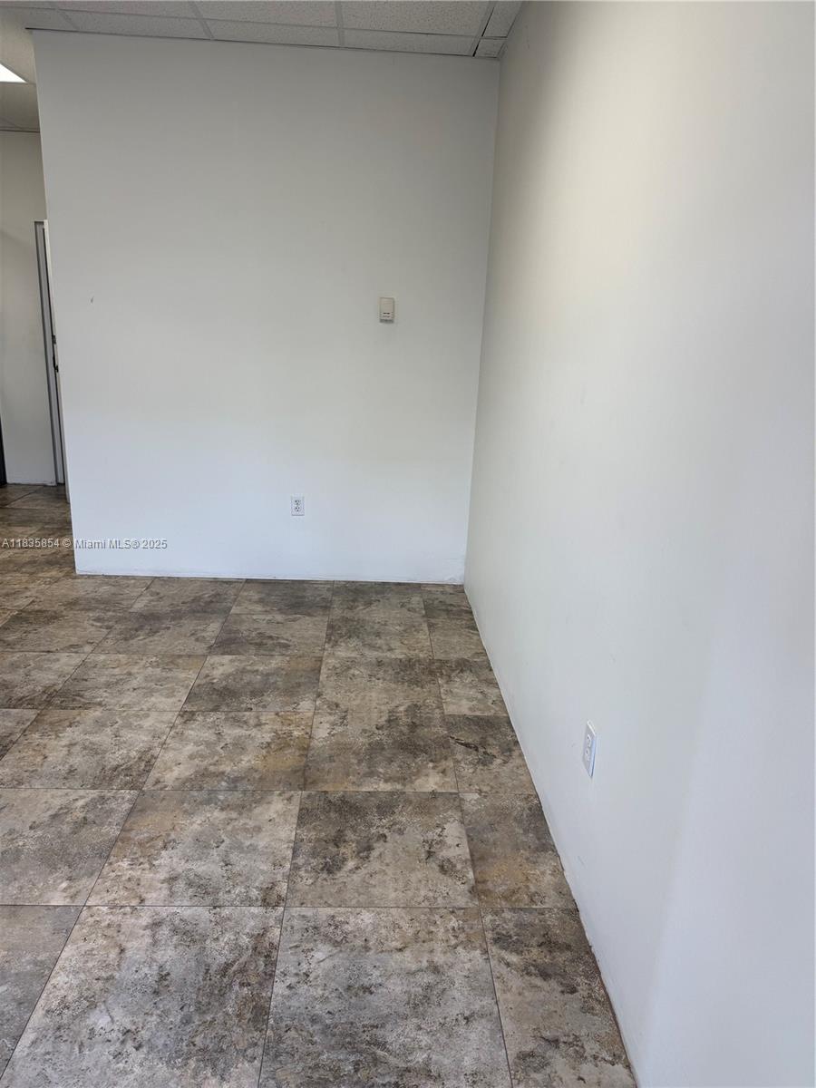 10900 NW 21st St 140, Sweetwater, FL, 33172/$1,750,000 2 10900 NW 21st St 140