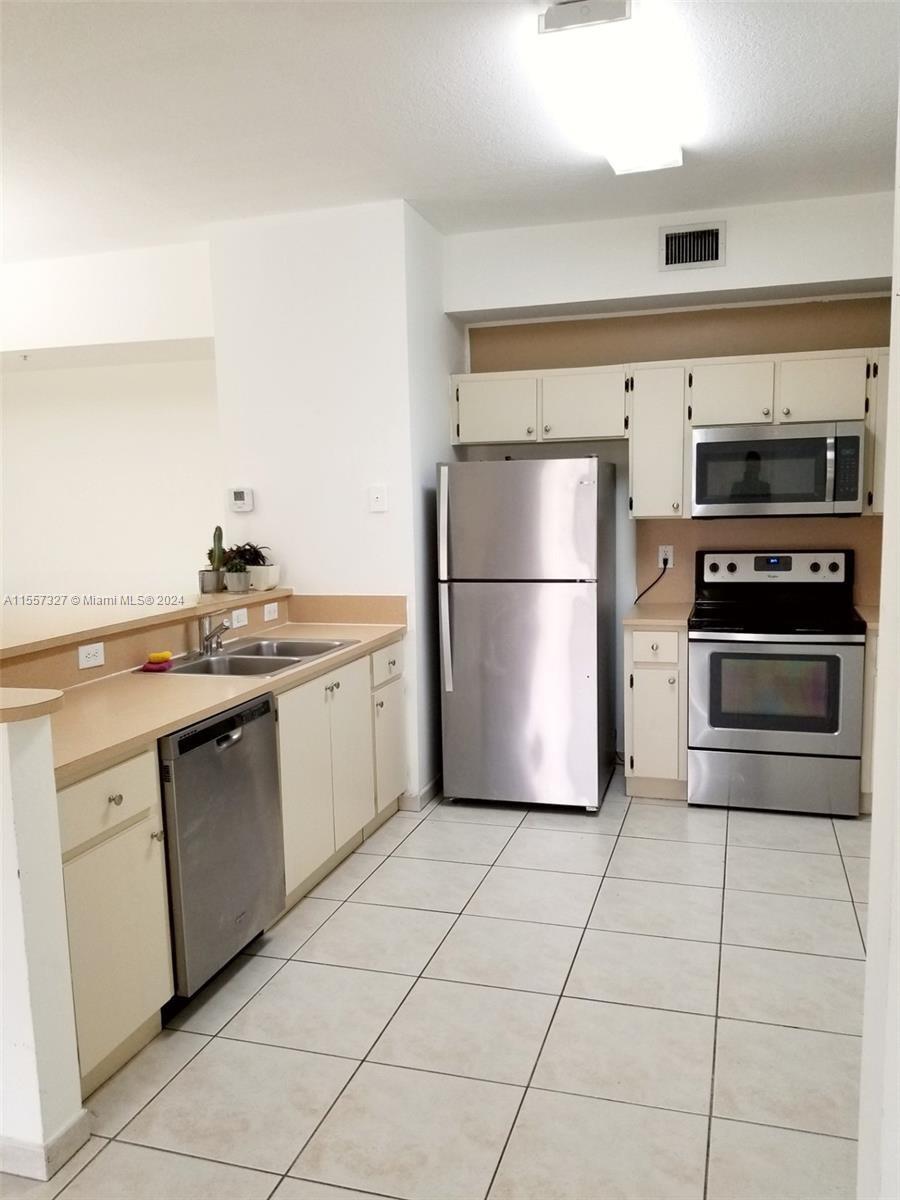 PALM GARDENS AT DORAL CON - Residential Lease