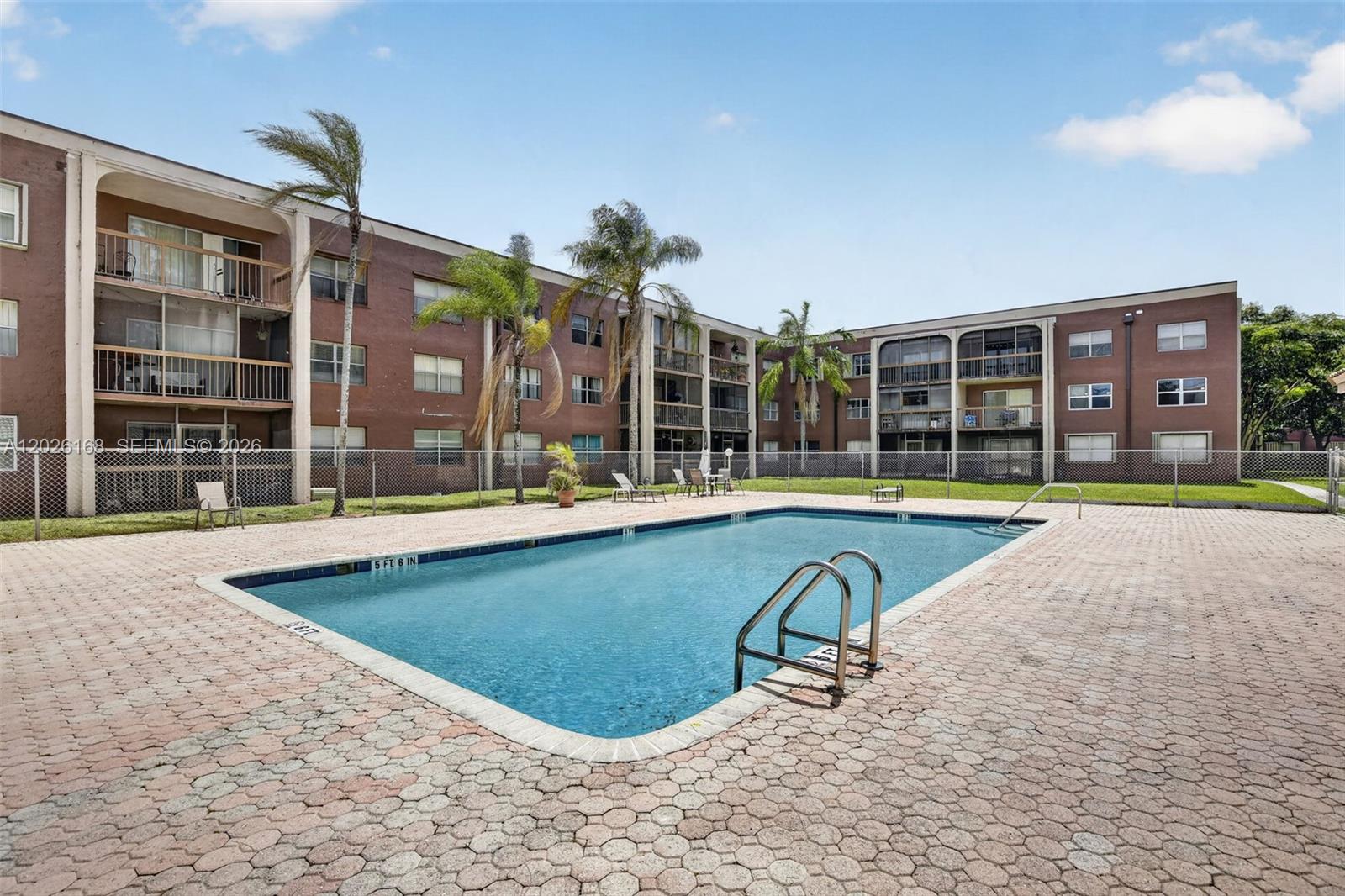 NOVA GARDENS CONDO - Residential