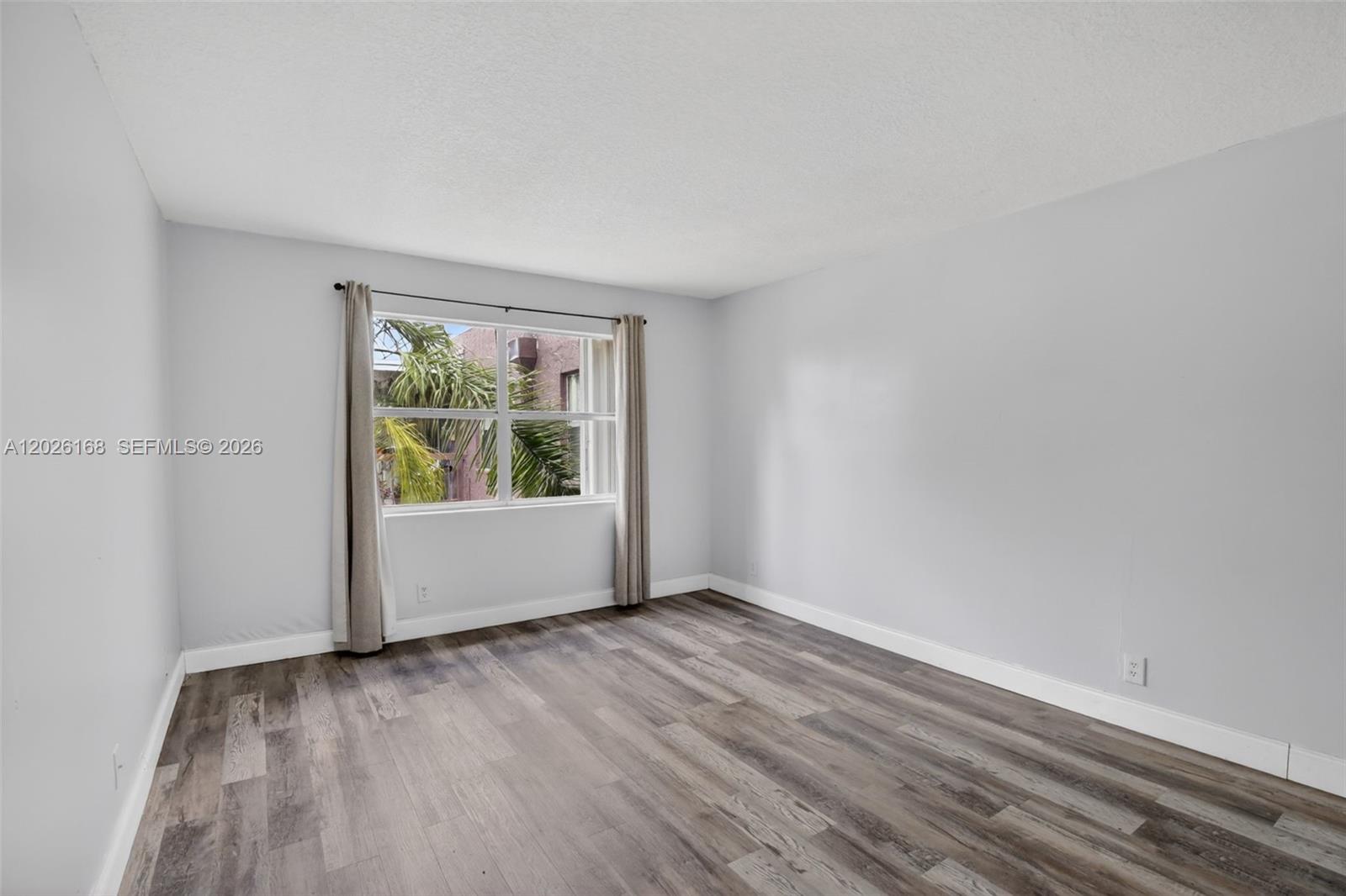 NOVA GARDENS CONDO - Residential