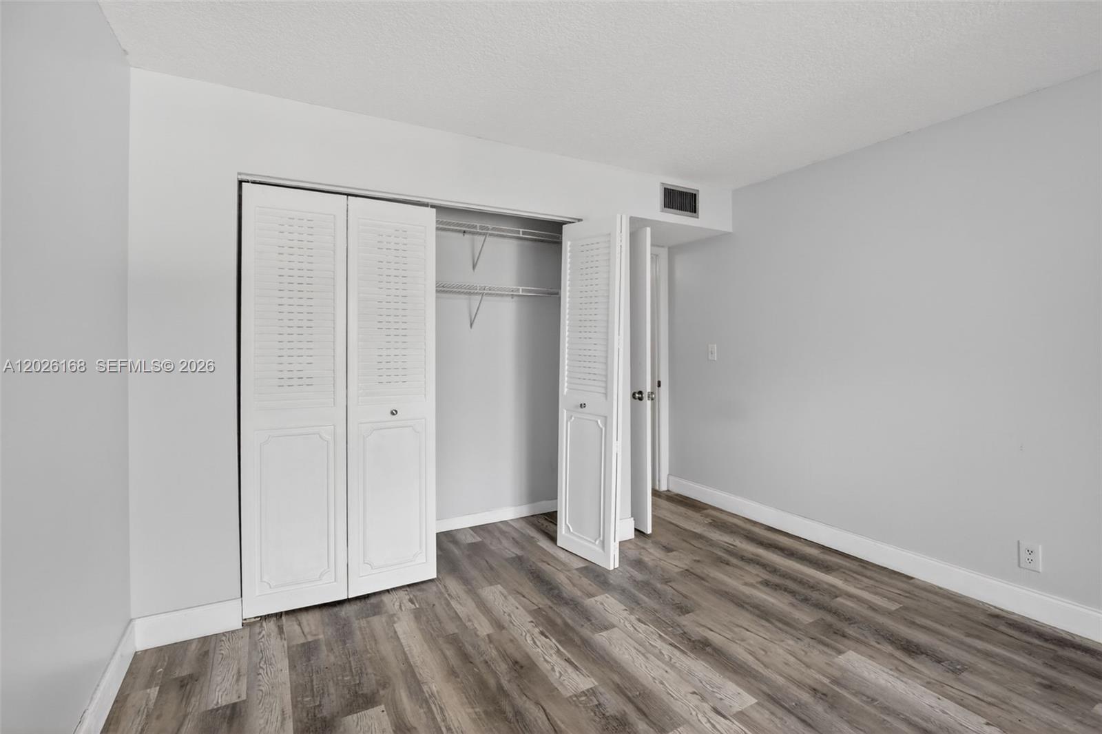 NOVA GARDENS CONDO - Residential