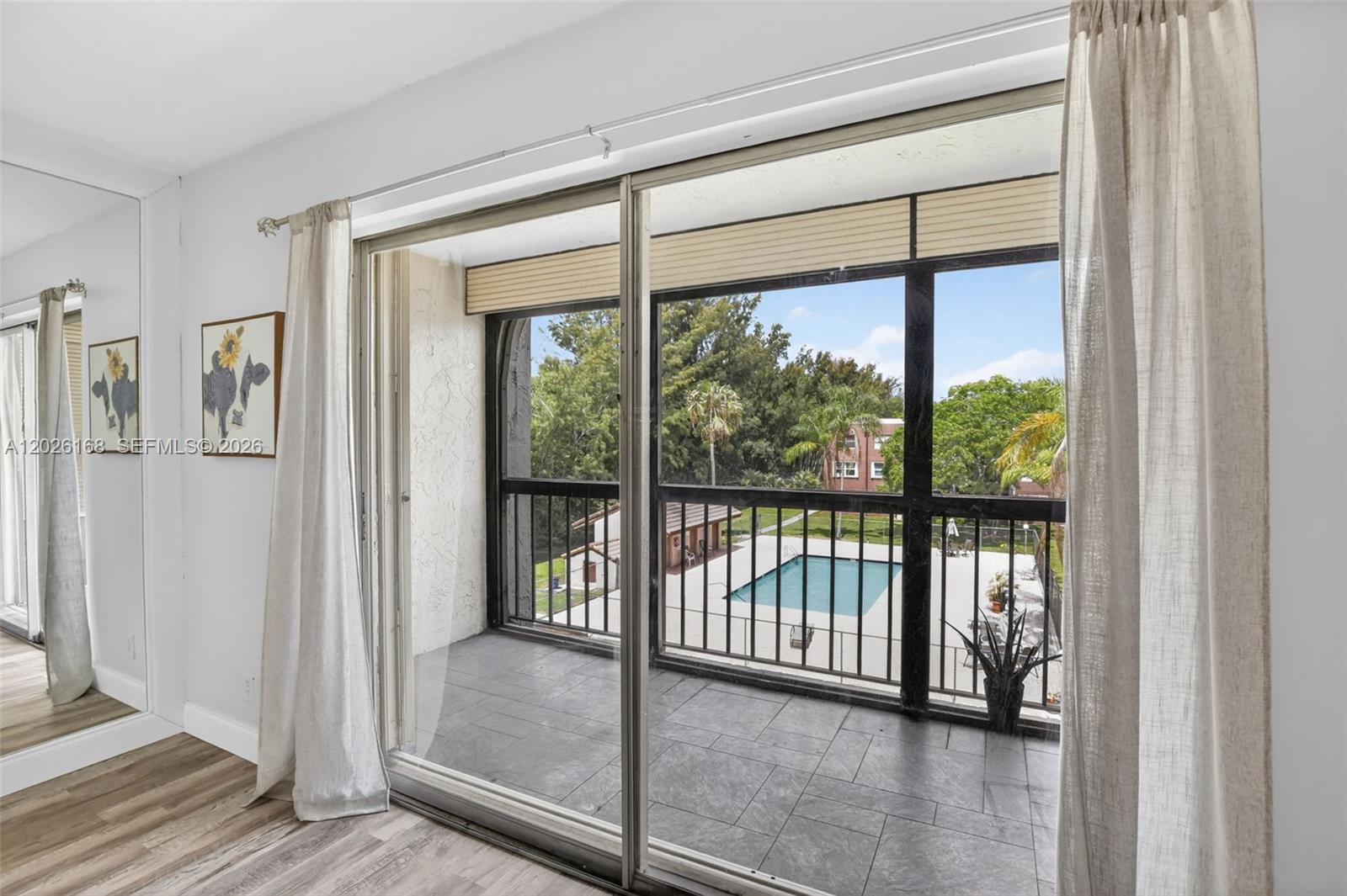 NOVA GARDENS CONDO - Residential