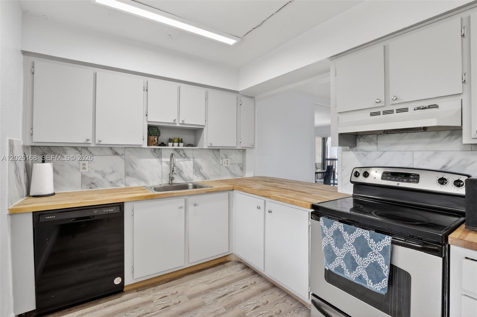 NOVA GARDENS CONDO - Residential