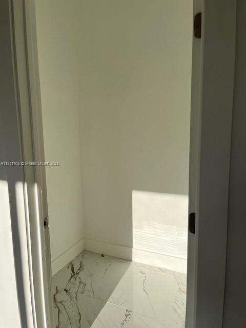 OAK MANOR - Residential