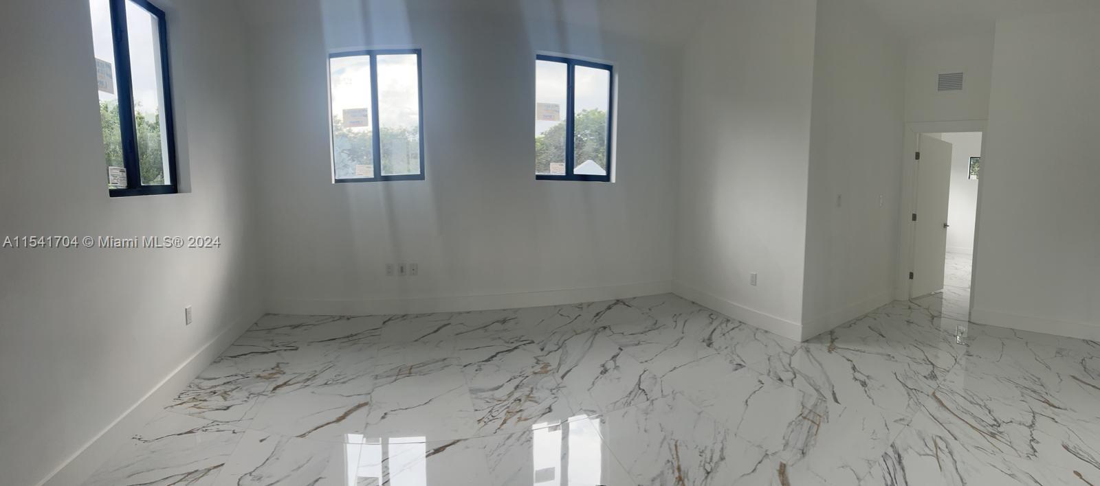 OAK MANOR - Residential