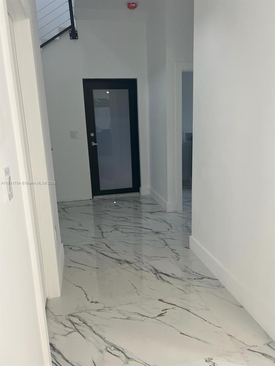 OAK MANOR - Residential