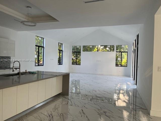 OAK MANOR - Residential