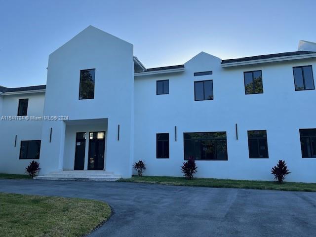 5455 SW 60 CT