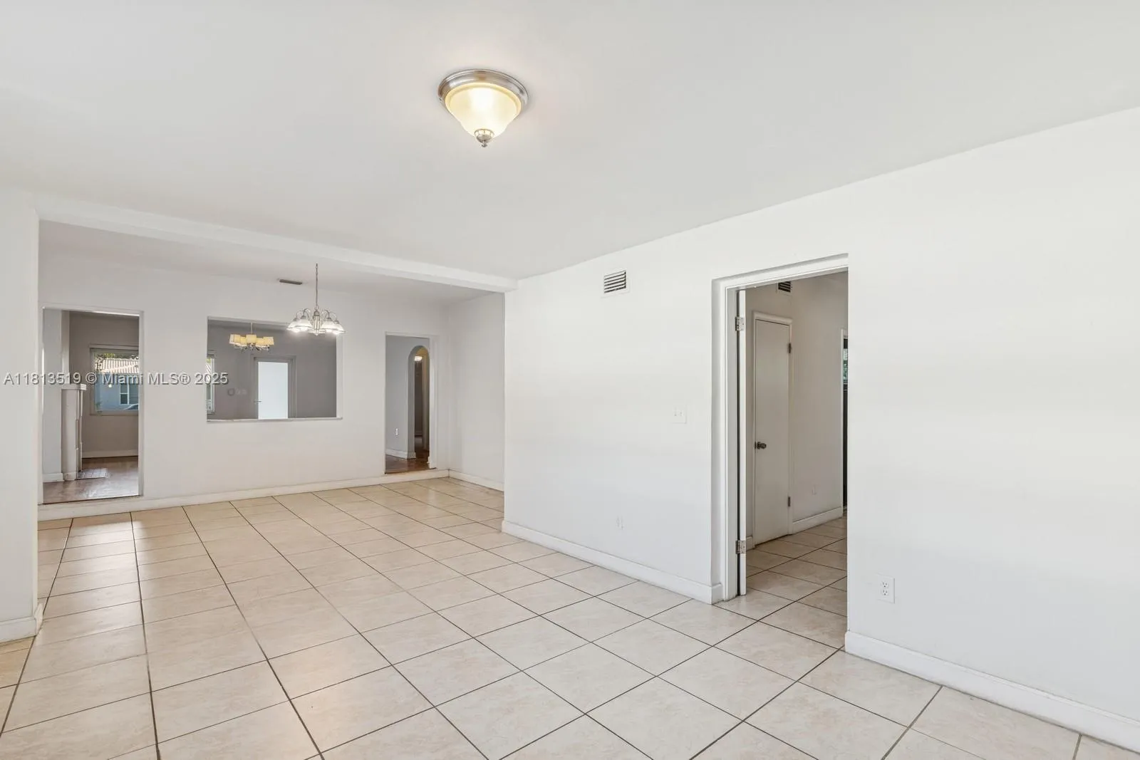 Miami, Florida 33133, United States, 3 Bedrooms Bedrooms, ,2 BathroomsBathrooms,Residential,Active,148590