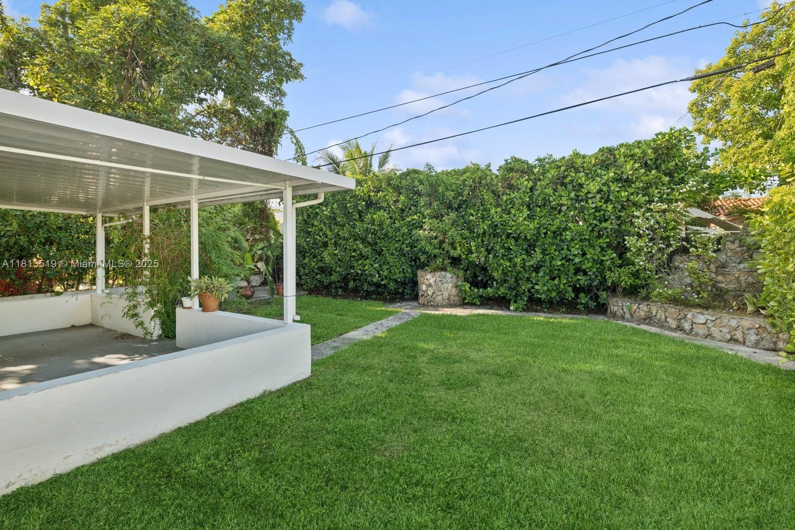 2350 SW 26th St