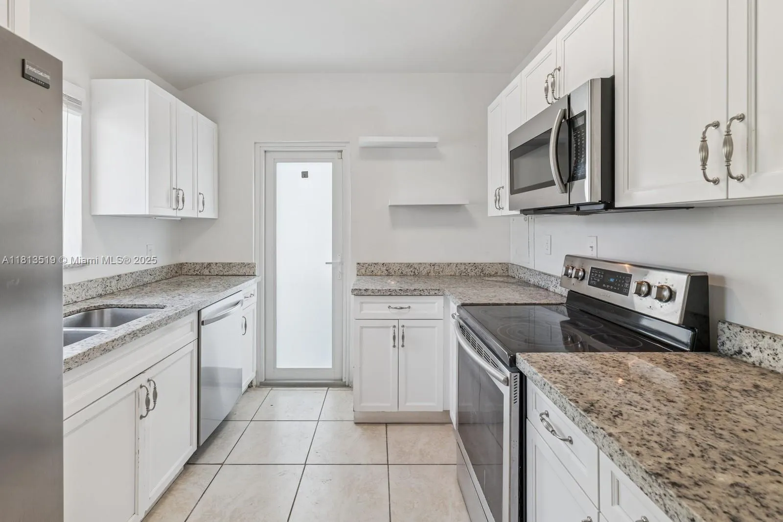 Miami, Florida 33133, United States, 3 Bedrooms Bedrooms, ,2 BathroomsBathrooms,Residential,Active,148590