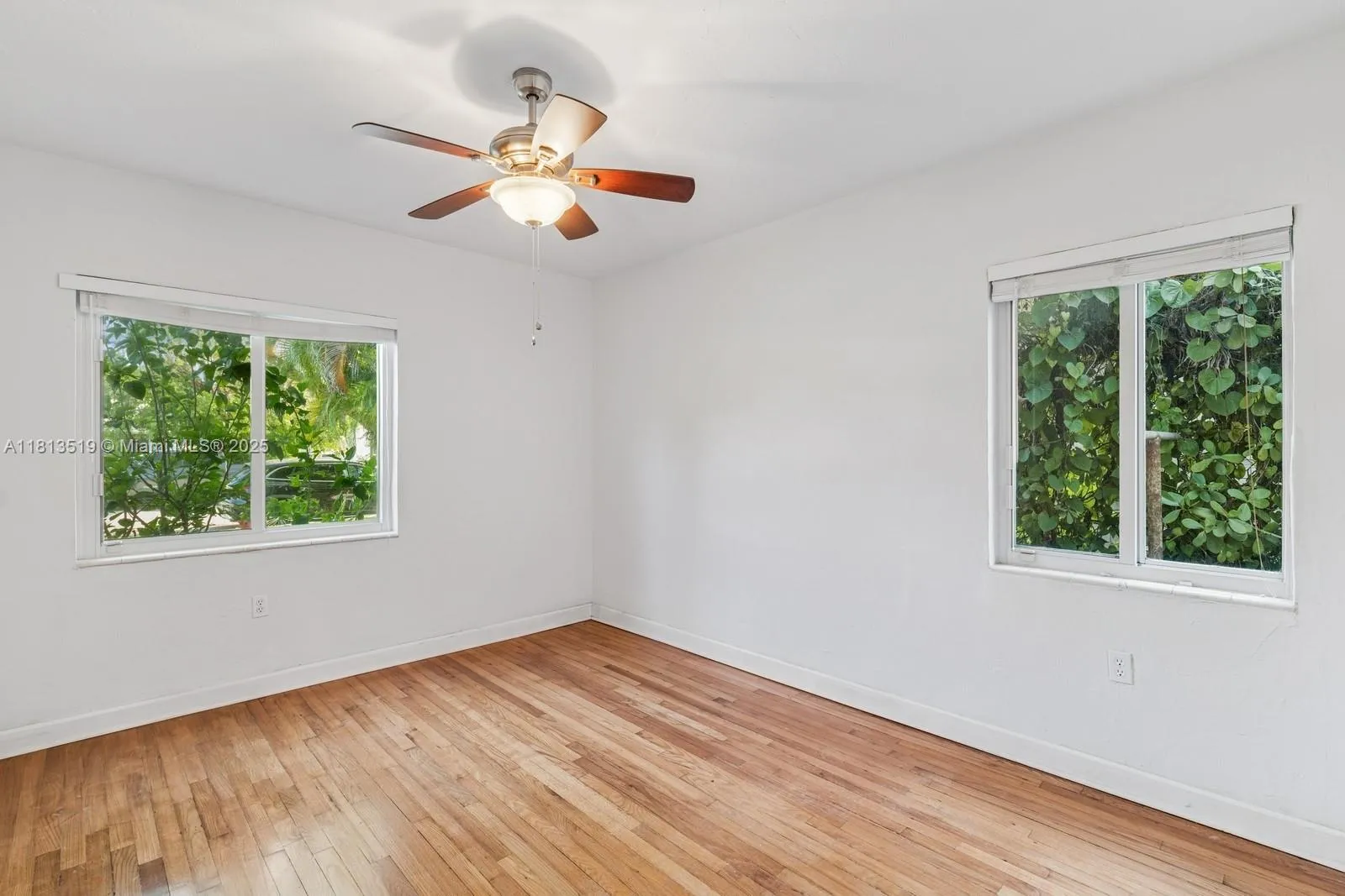 Miami, Florida 33133, United States, 3 Bedrooms Bedrooms, ,2 BathroomsBathrooms,Residential,Active,148590