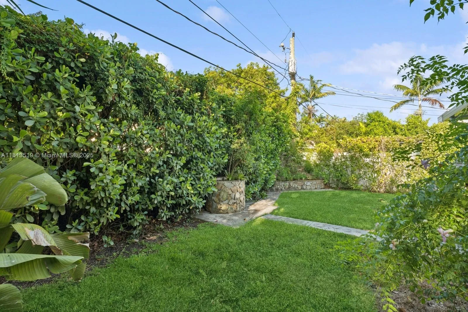 Miami, Florida 33133, United States, 3 Bedrooms Bedrooms, ,2 BathroomsBathrooms,Residential,Active,148590